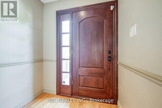 87 Munro Blvd in Toronto, ON - Building Photo - Building Photo