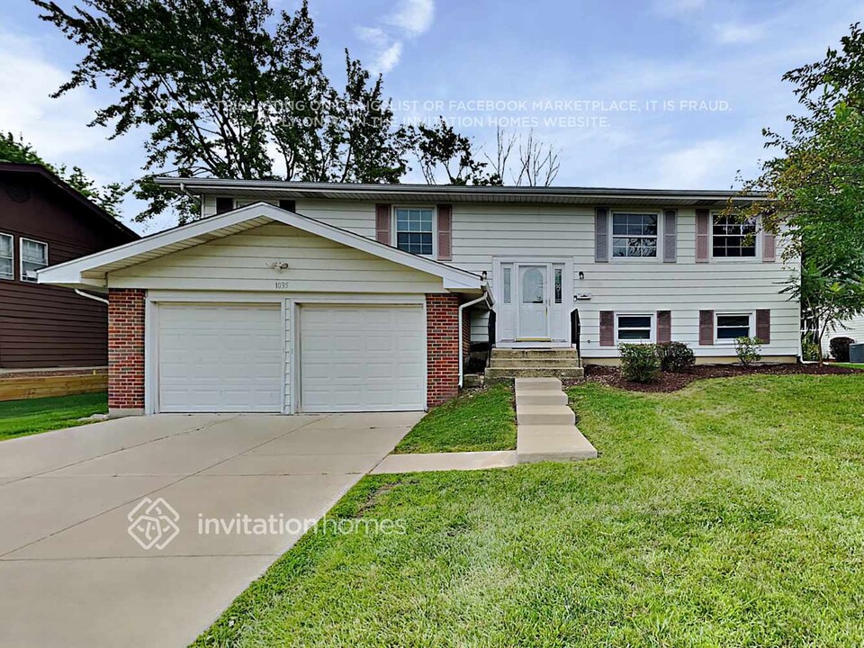 1035 Hassell Rd in Hoffman Estates, IL - Foto de edificio