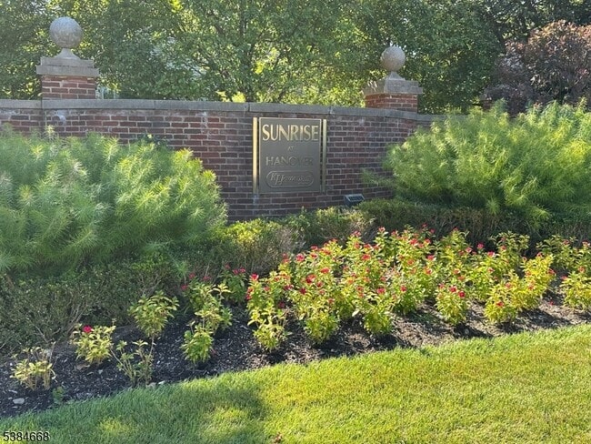 134 Sunrise Dr in Hanover, NJ - Foto de edificio - Building Photo