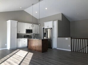 4380-4335 35 St NW in Rochester, MN - Building Photo - Building Photo
