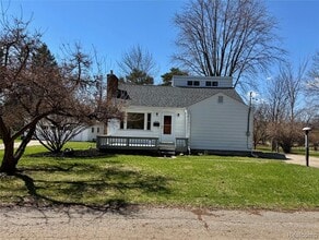 413 Bridson St in Fenton, MI - Building Photo - Building Photo