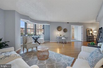 1200 Braddock Pl in Alexandria, VA - Building Photo - Building Photo