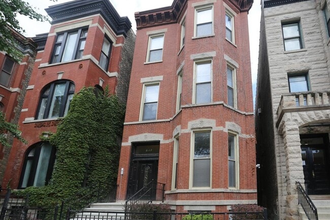 2137 N Sheffield Ave, Unit 2