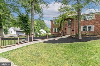 1800 Lark Ln in Cherry Hill Township, NJ - Building Photo - Building Photo