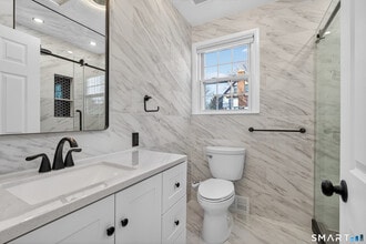 195 Laurel Pl in Bridgeport, CT - Building Photo - Building Photo