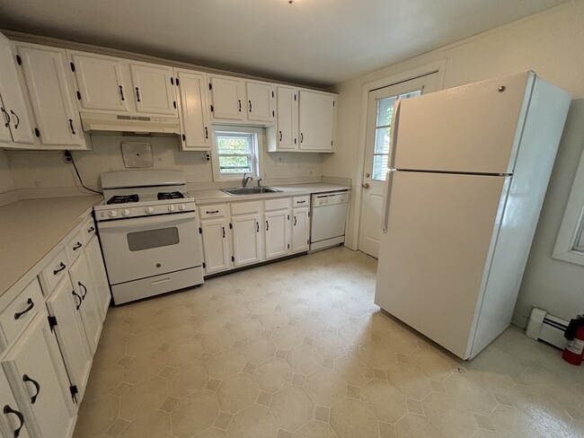 164 Bowen St in Boston, MA - Building Photo - Building Photo