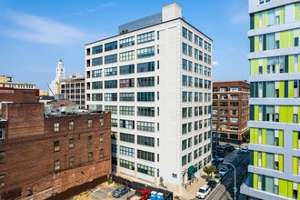 Old Shoe Factory in Philadelphia, PA - Foto de edificio - Building Photo