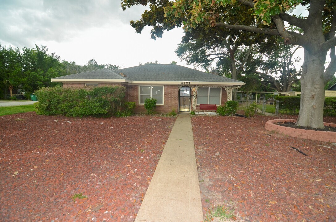4101 Philco Dr in Houston, TX - Building Photo