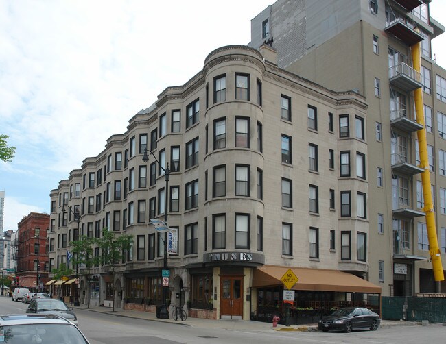 301-315 S Halsted St in Chicago, IL - Building Photo - Building Photo