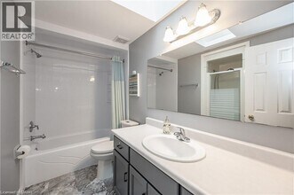 108 Jackpine Pl in Waterloo, ON - Building Photo - Building Photo