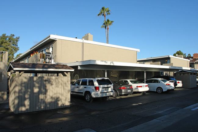 1242 Rutland Rd in Newport Beach, CA - Building Photo - Building Photo