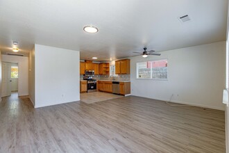 1437 Nadine Ave in Modesto, CA - Building Photo - Building Photo