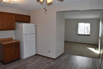 2107 N Chestnut St, Unit A in Colorado Springs, CO - Foto de edificio - Building Photo