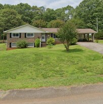512 Andrew Pickens Dr in Seneca, SC - Building Photo
