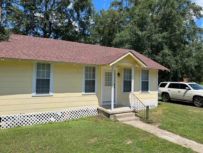 property at 402 Old Richton Rd