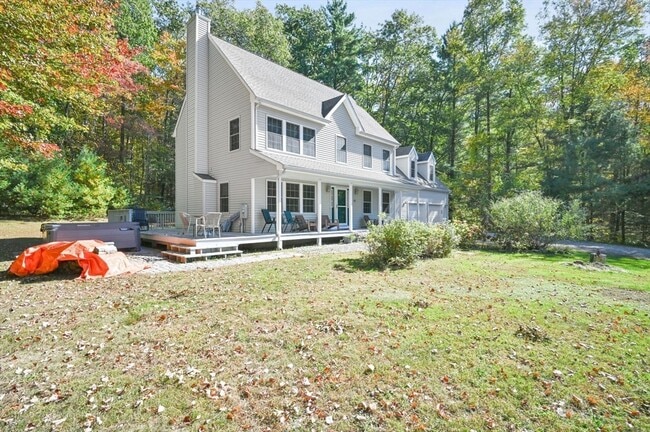 49 Hydeville Rd in Stafford, CT - Building Photo - Building Photo