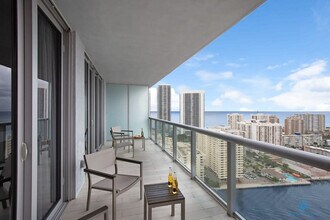 2602 E Hallandale Beach Blvd in Hallandale Beach, FL - Building Photo - Building Photo