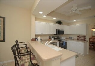 3425 Grand Cypress Dr in Naples, FL - Building Photo - Building Photo