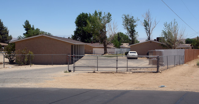 15701 Sago Rd in Apple Valley, CA - Building Photo - Building Photo