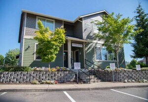 Willamette Park in Salem, OR - Building Photo