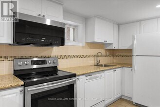 878 Avenue Rd in Toronto, ON - Building Photo - Building Photo