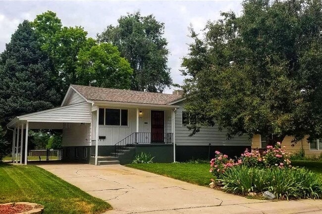 3155 S Fox St, Unit A in Englewood, CO - Building Photo - Building Photo