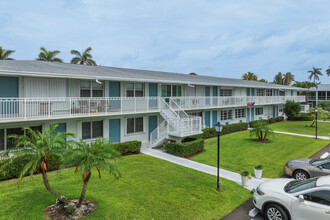 Hampton Gardens in Boynton Beach, FL - Foto de edificio - Building Photo