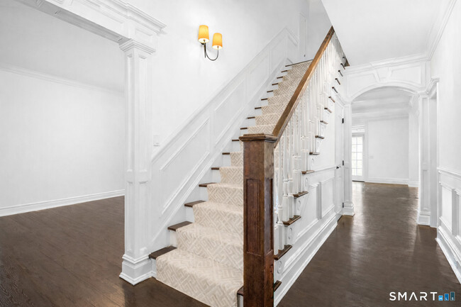 93 Mansfield Ave in Darien, CT - Building Photo - Building Photo