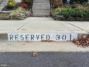 14567 London Ln in Bowie, MD - Foto de edificio - Building Photo