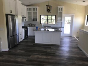 1334 Ella St in San Luis Obispo, CA - Building Photo - Building Photo