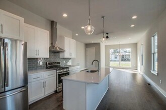 1052 2nd Ave S in Nashville, TN - Building Photo - Building Photo