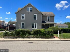 337 Lindenwold Ave in Ambler, PA - Building Photo