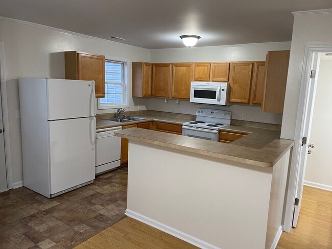 125 Apache Trail in Havelock, NC - Building Photo - Building Photo