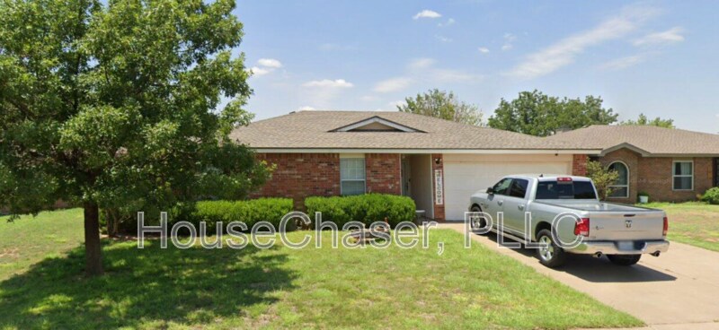 1012 Iola Dr in Lubbock, TX - Building Photo