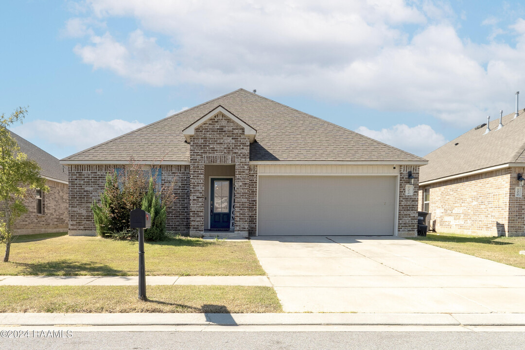 102 Baggerly Way in Lafayette, LA - Foto de edificio