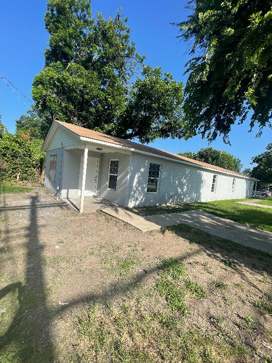 2155 New York Ave in Fort Worth, TX - Building Photo
