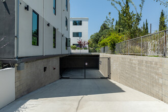 The Pavilion Condos in Valley Village, CA - Building Photo - Building Photo