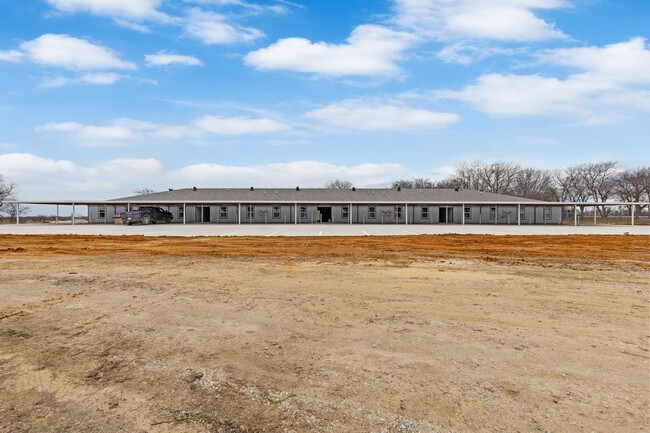 8092 County Rd 604 in Alvarado, TX - Building Photo - Building Photo