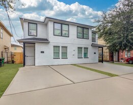 6933 Liverpool St in Houston, TX - Building Photo