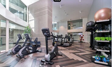 400 S Broadway, Unit 917 in Los Angeles, CA - Building Photo - Building Photo