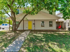 2313 W Devitt St in Fort Worth, TX - Building Photo - Building Photo