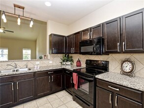 104 Denton Dr in Hutto, TX - Building Photo - Building Photo