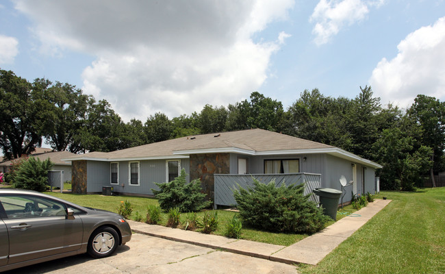 8180 Stonebrook Dr in Pensacola, FL - Building Photo - Building Photo