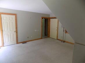 5 Acorn Ln in New Milford, CT - Building Photo - Building Photo
