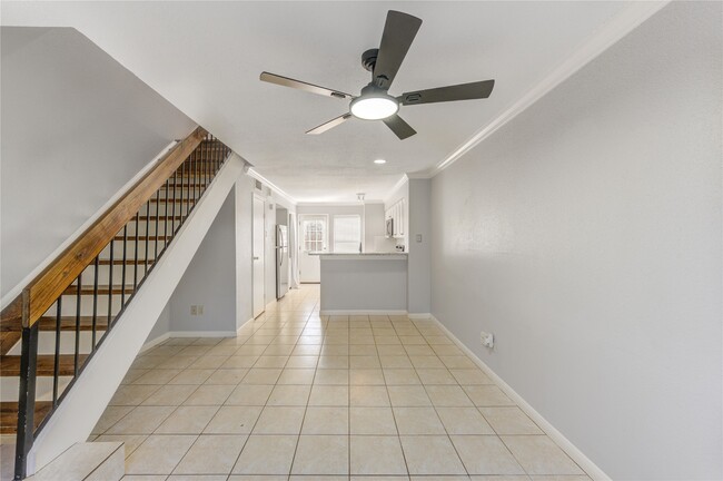 2002 Gentryside Dr in Houston, TX - Building Photo - Building Photo