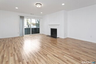 267 W Cedar St in Norwalk, CT - Building Photo - Building Photo