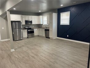 1155 Lucile Ave SW in Atlanta, GA - Building Photo - Building Photo