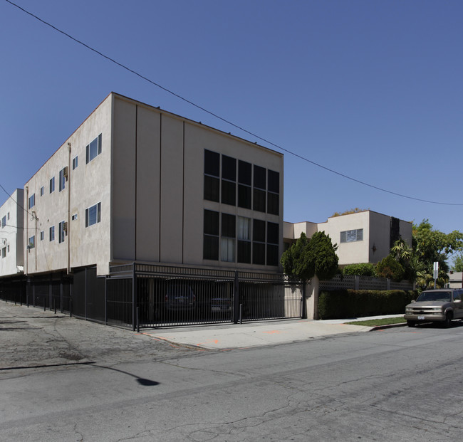 541 N Naomi St in Burbank, CA - Building Photo - Building Photo