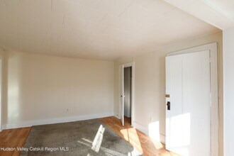 180 Broadway in Port Ewen, NY - Building Photo - Building Photo