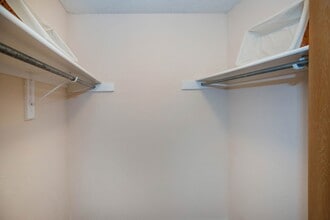 The Pointe in El Paso, TX - Building Photo - Building Photo